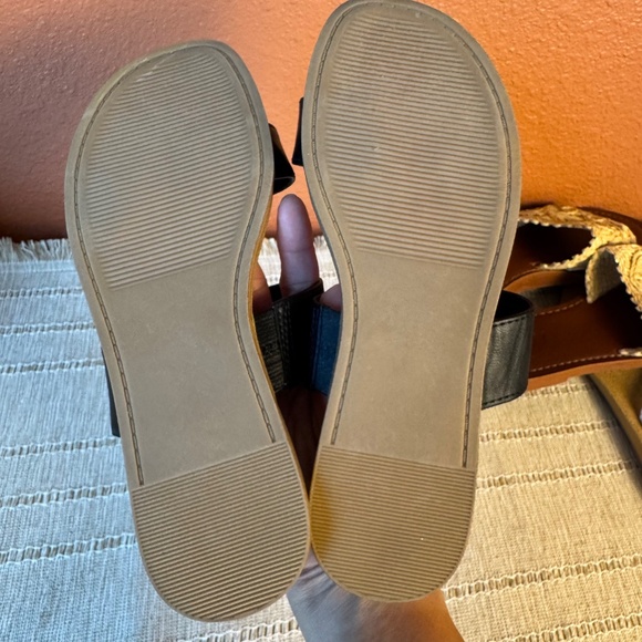 Bundle of sandals - Picture 13 of 13